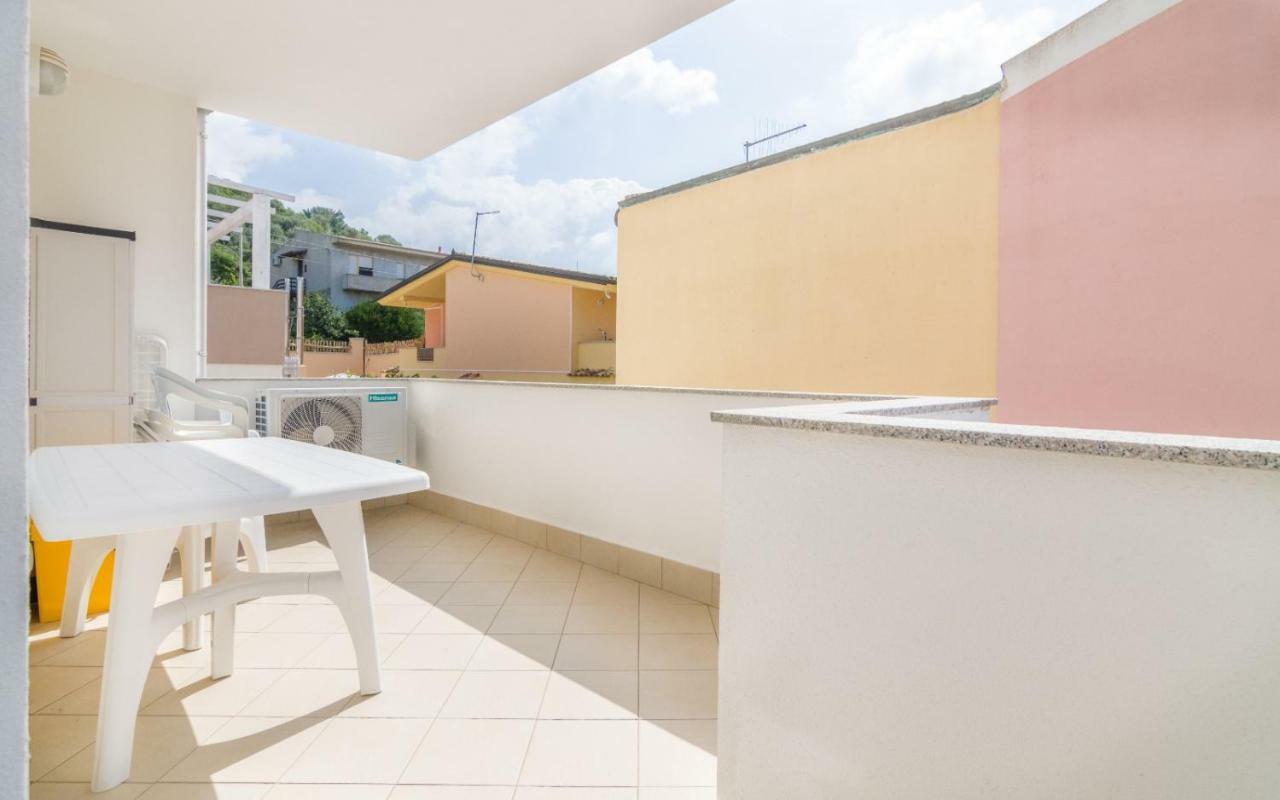 Appartamento Luigi Climatizzato Con Veranda Viddalba Bagian luar foto