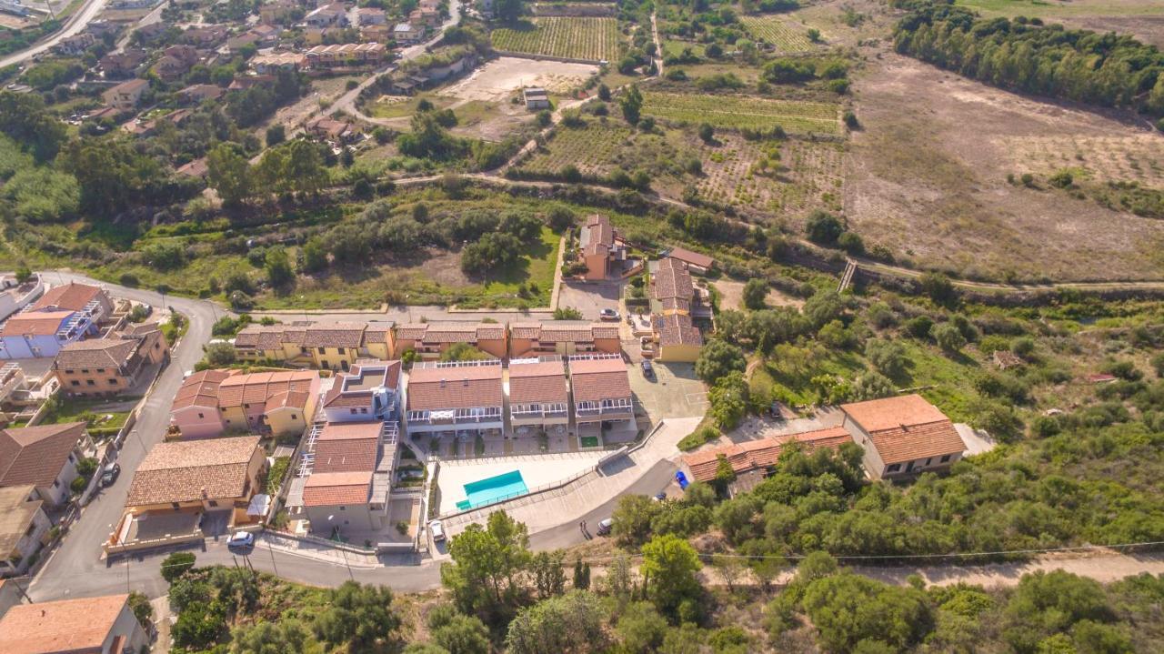 Appartamento Luigi Climatizzato Con Veranda Viddalba Bagian luar foto